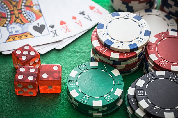 Live Dragon Tiger table with dealer and card positions visible on mobile screen